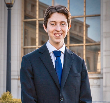 Kit Beyer's Headshot